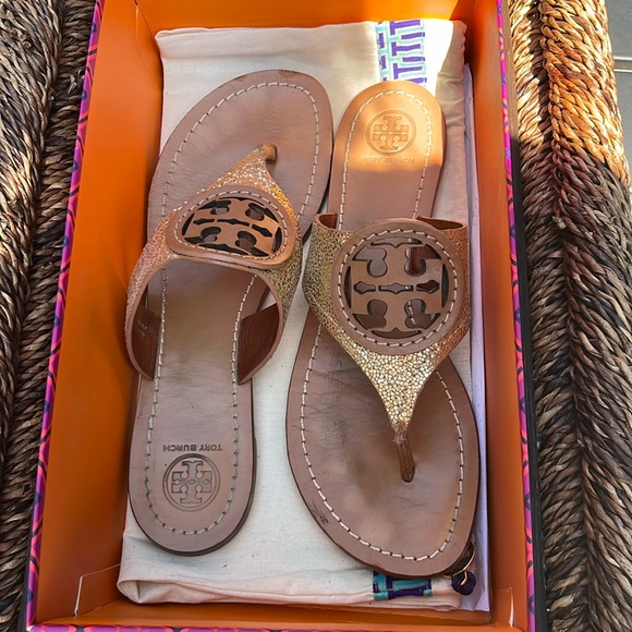 Tory Burch Louisa Gold/Tan Sandals. Metallic Leather/Veg Leather. Size 7.5 - Picture 3 of 6